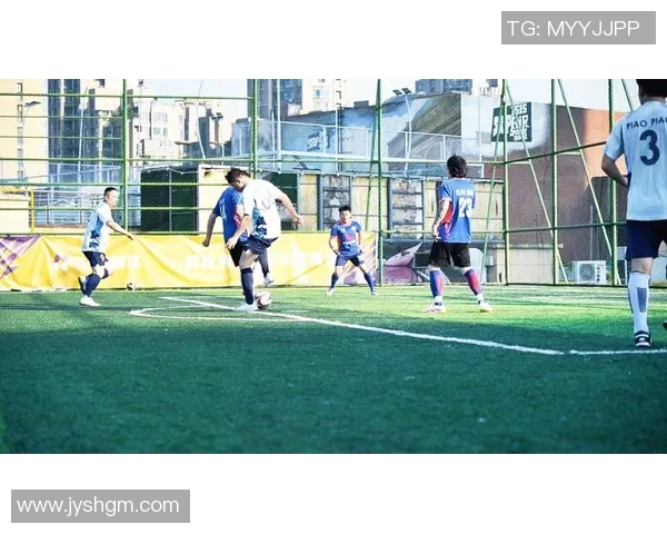 杭州足球队的节奏探讨:聚焦球队发展与球迷热情的交融之路 杭州足球队的节奏探讨:聚焦球队发展与球迷热情的交融之路